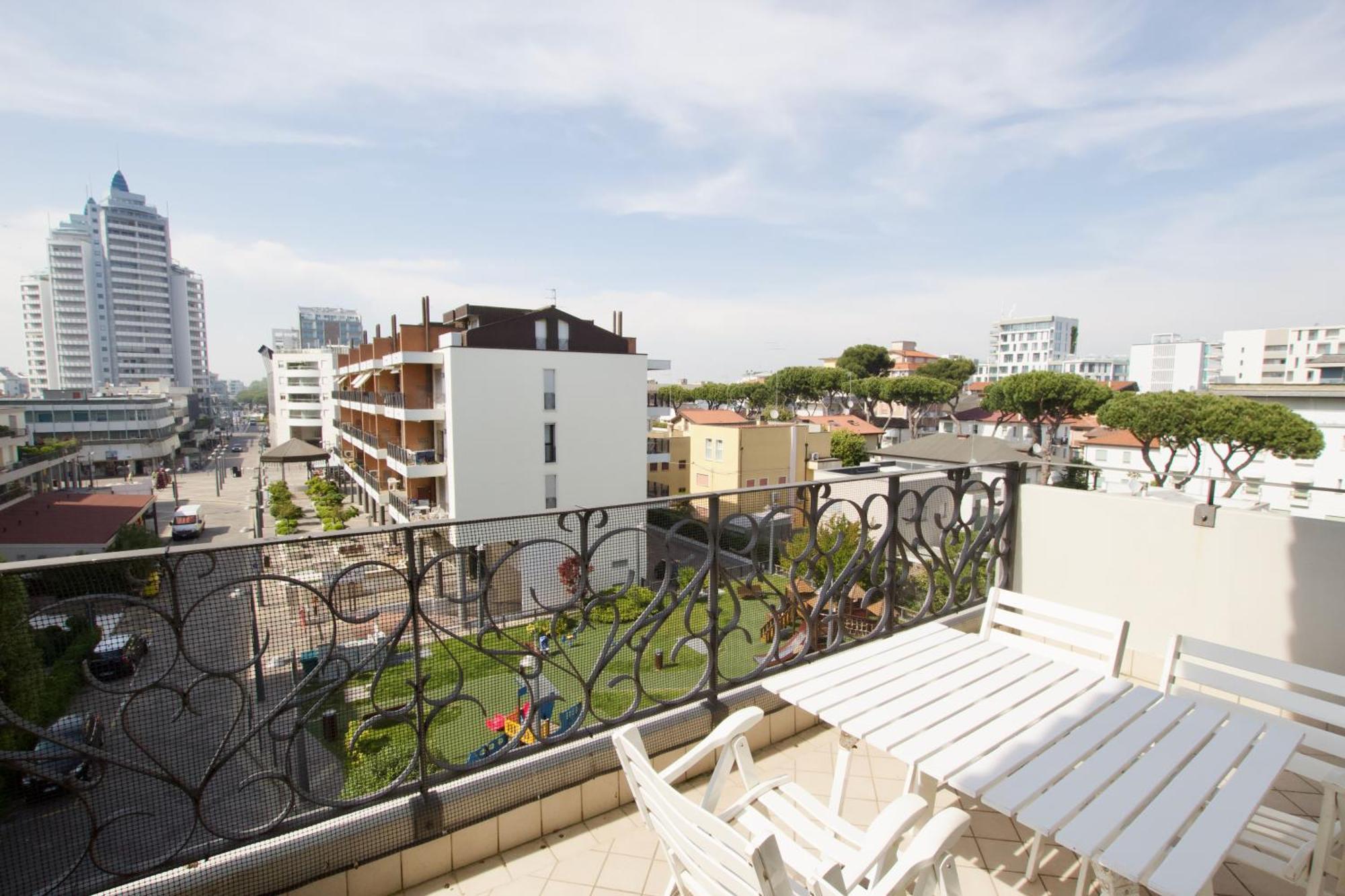 Bagni Miramare - Home Immobiliare Jesolo Eksteriør bilde